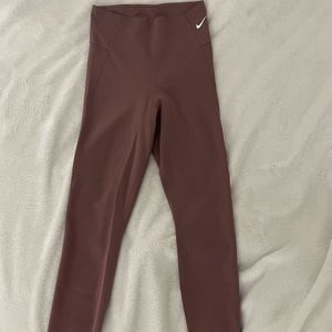 Nike Full Length Leggings (Dusty Rose)